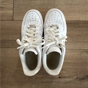 WOMEN'S NIKE AIR FORCE 1 LOW CASUAL SHOES